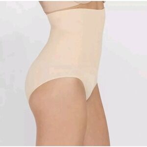 NWT SPANX Assets Shaping High Waist Shapewear Full Coverage Small Intimate Panty